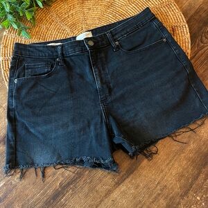 Universal Thread Black Jean Midi Shorts with Frayed Hem